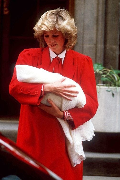 Princess Diana Photos That Show Her Style Transformation and Extraordinary Royal Journey